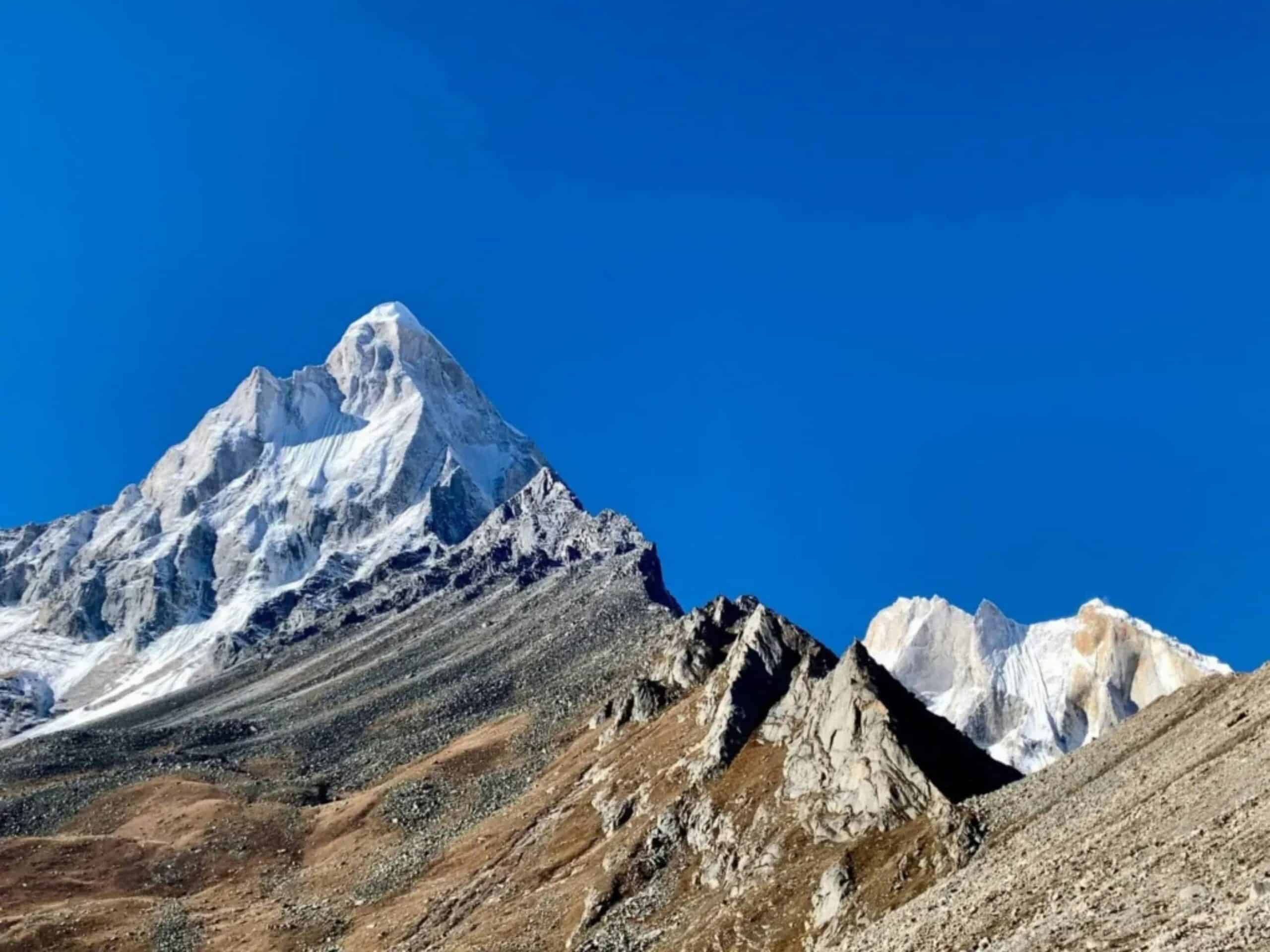 desk-jils-pWPC_l6ijUM-unsplash